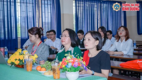 Hơn 30 sinh viên bảo vệ thành công Khóa luận tốt nghiệp